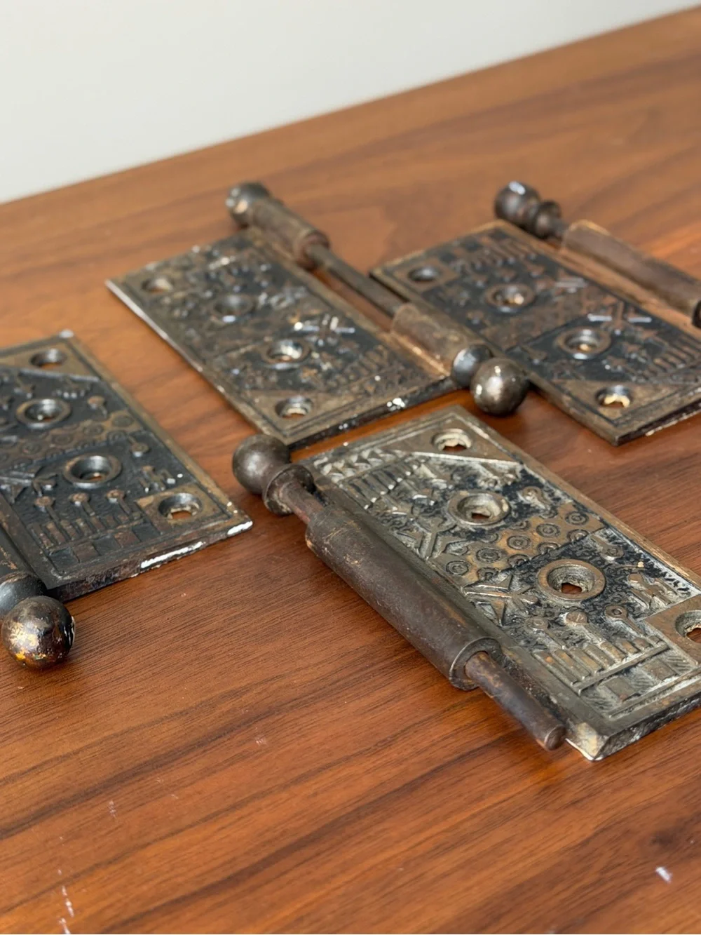VTG Eastlake Ornate Cast Iron Hinges Pair w/ Ball Finial Pins Victorian Hardware